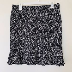 Ann Taylor Black and White Mermaid Skirt; 8P